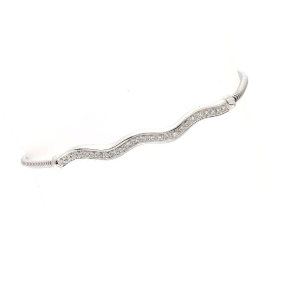 G3665-white-gold-bracelet-diamonds